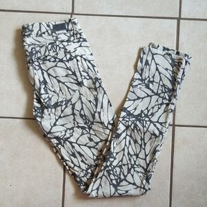PAIGE Black and Cream Patterned Skinny Pants